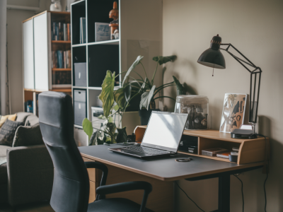 Comment créer un coin bureau ergonomique dans un petit appartement