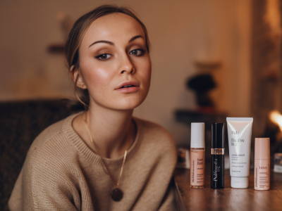 Comment bâtir une routine beauté minimaliste avec cinq produits abordables